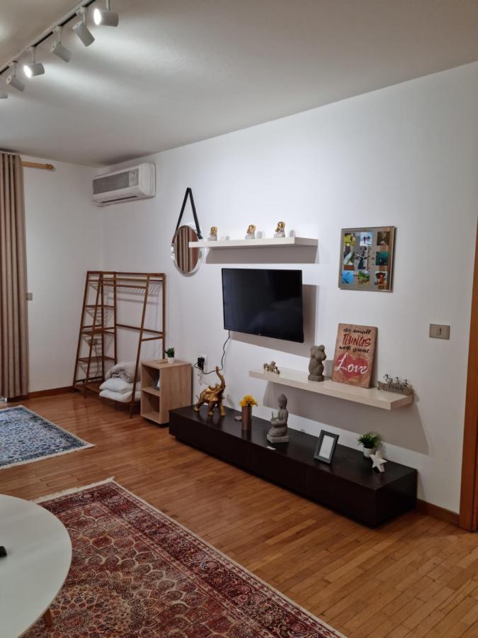 New Lovely Full Of Light Ap In Tirana Esterno foto